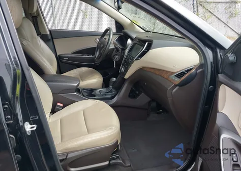 2017 Hyundai Santa Fe Sport 2.4L z USA, uszkodzony, nr VIN 5NMZUDLBXHH012930